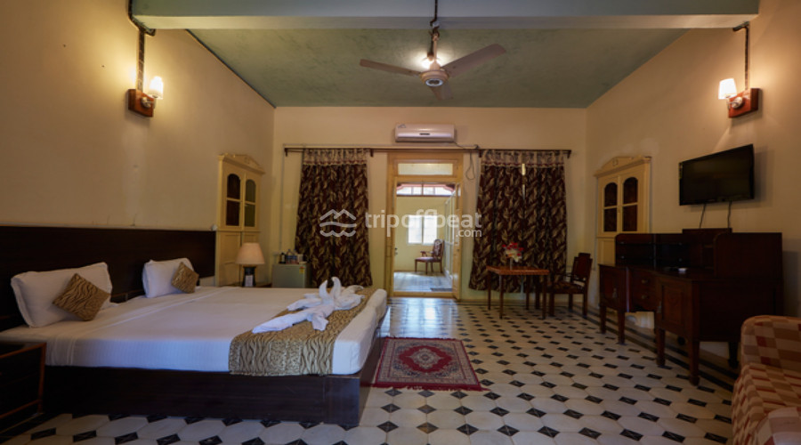 vijay-villas-heritage-mandvi-beach-gujarat-room%20(5)-book-best-offbeat-resorts-tripoffbeat