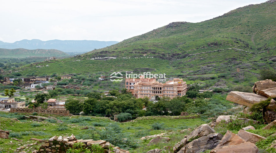 patan-mahal-near-ranthambore-book-offbeat-resorts-tripoffbeat