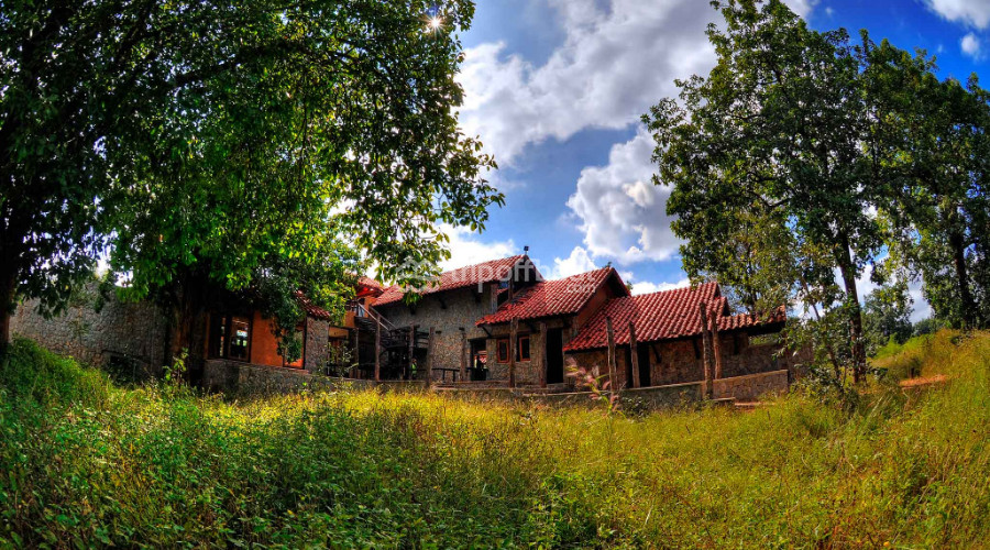 kanha-earth-lodge-kanha-national-park-madhya-pradesh-resort-001-book-best-offbeat-resorts-tripoffbeat