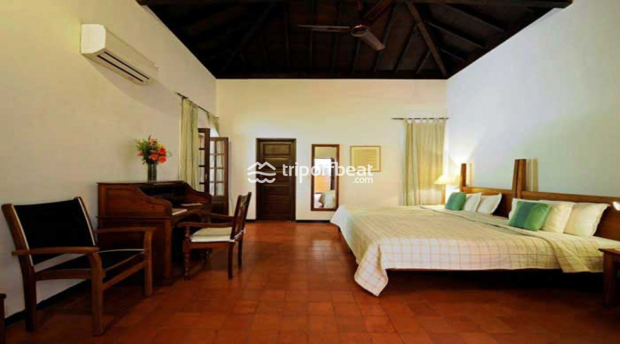 aashyana-lakhanpal-bardez-goa-room-villa-venus-bedroom2-book-best-offbeat-resorts-tripoffbeat