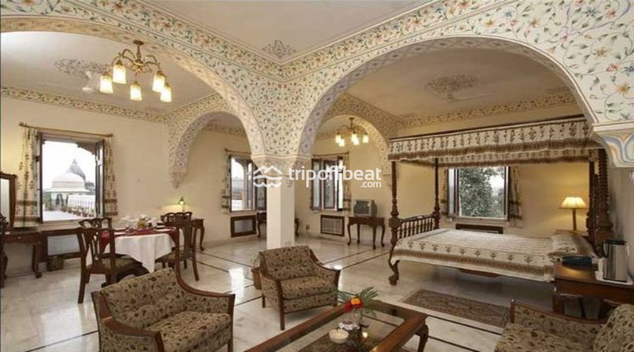 Amar%20Mahal-Orchha-Madhya%20Pradesh-Room%20(2)-book-best-offbeat-resorts-tripoffbeat