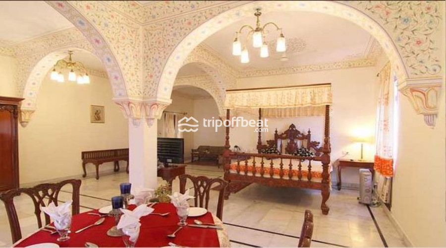 Amar%20Mahal-Orchha-Madhya%20Pradesh-Room%20(3)-book-best-offbeat-resorts-tripoffbeat