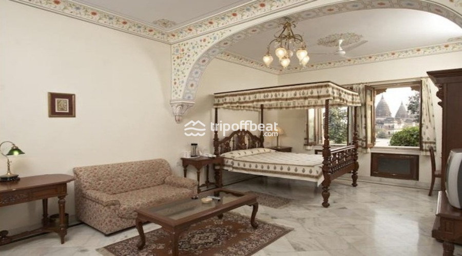 Amar%20Mahal-Orchha-Madhya%20Pradesh-Room%20(4)-book-best-offbeat-resorts-tripoffbeat