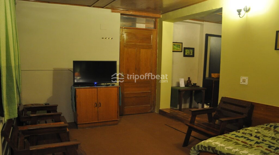 the-hemitage-kanatal-uttarakhand-room-003-book-best-offbeat-resorts-tripoffbeat