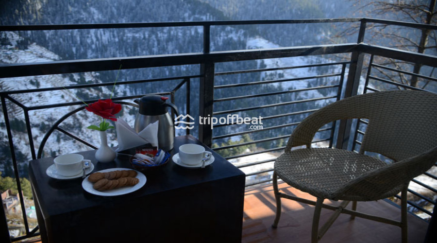 Tethysskiresort-Narkanda-HimachalPradesh-room%20(1)-book-best-offbeat-resorts-tripoffbeat